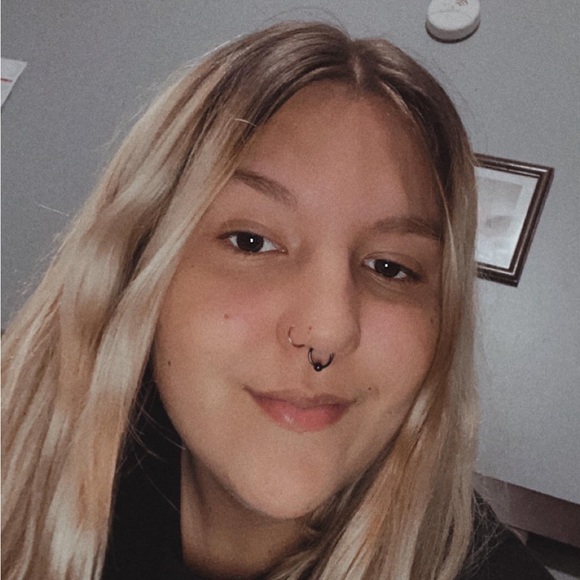 Meet your Posher, Rebeckah - Picture 1 of 1